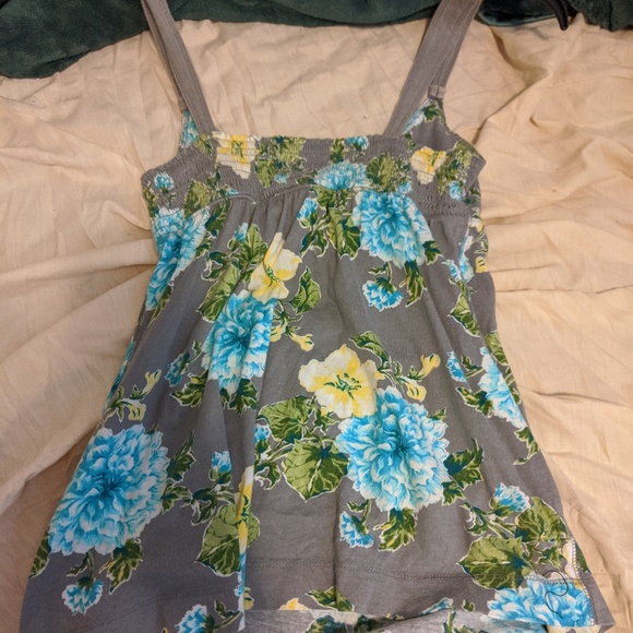 3/$10 Abercrombie & Fitch Floral Tank Top - XS - Picture 3 of 8